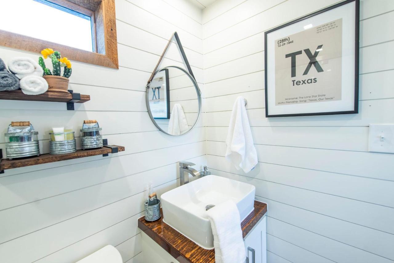 New The Lone Star Shipping Container Fredericksburg Exterior foto